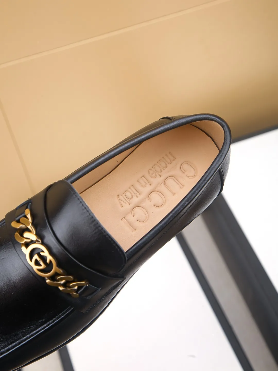 Men's men's shoes 💰460 🆘【GUCCI】Gucci ·🐂里· Hot-selling beanie shoes, top brand luxury, top quality, latest fashion beanie shoes.. The upper is made of original high mercerized smooth cow suede. (Full top layer water-dyed 🐂 leather and lining). The original stylish and stylish soft rubber wear-resistant and non-slip outsole is light and comfortable on the foot, available in 2 colors! Matching code: 39-44 (customized at 38.45.46.47)